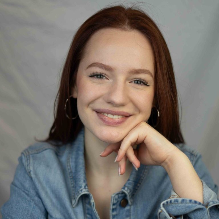 Portraitbild der Musical-Darstellerin Munja Meier für einen Steckbrief